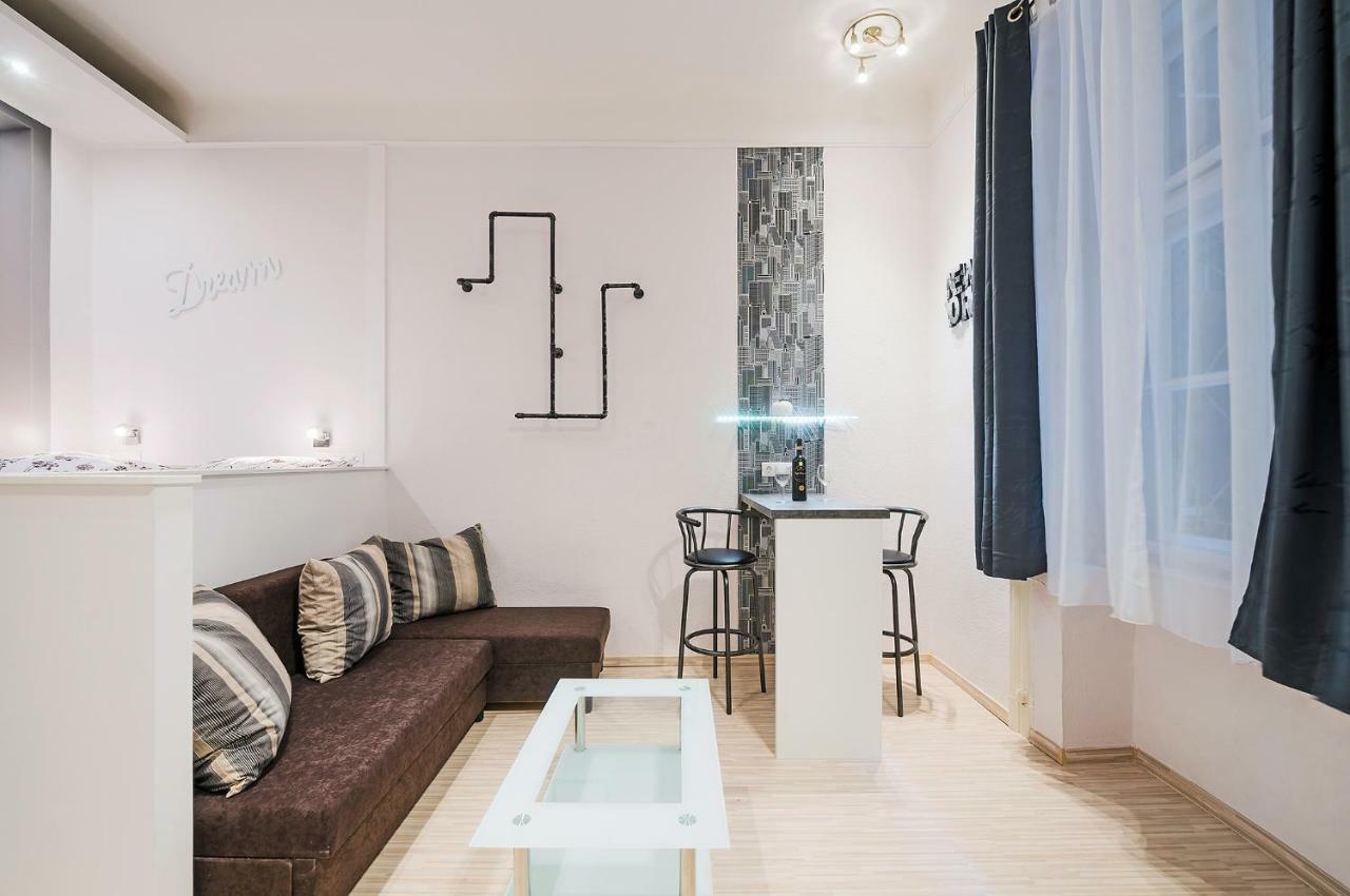 דירות בודפשט Free Parking, Quiet Design Flat In The Centre מראה חיצוני תמונה